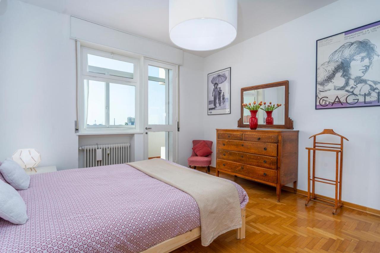 Udine Viale Venezia Huge Red Apartment Extérieur photo