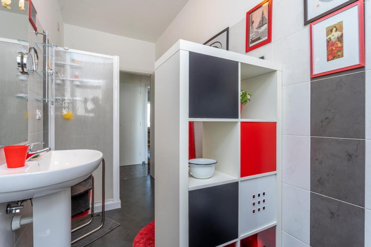 Udine Viale Venezia Huge Red Apartment Extérieur photo